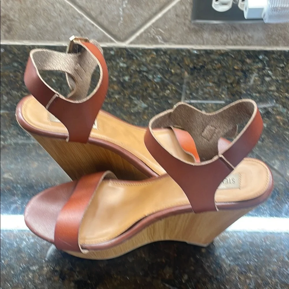 Steve‎ Madden Tan Cream Wedges with Ankle Straps